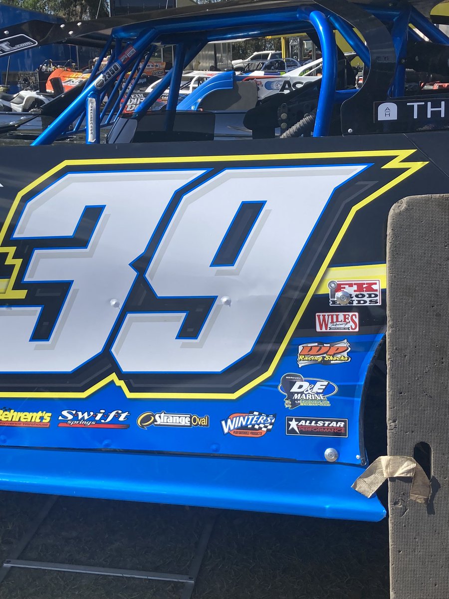 SprintCarsofNE's tweet image. Some @FKrodends @lucasdirt teams getting ready for some racing tonight . 
#FLinFeb 🌴