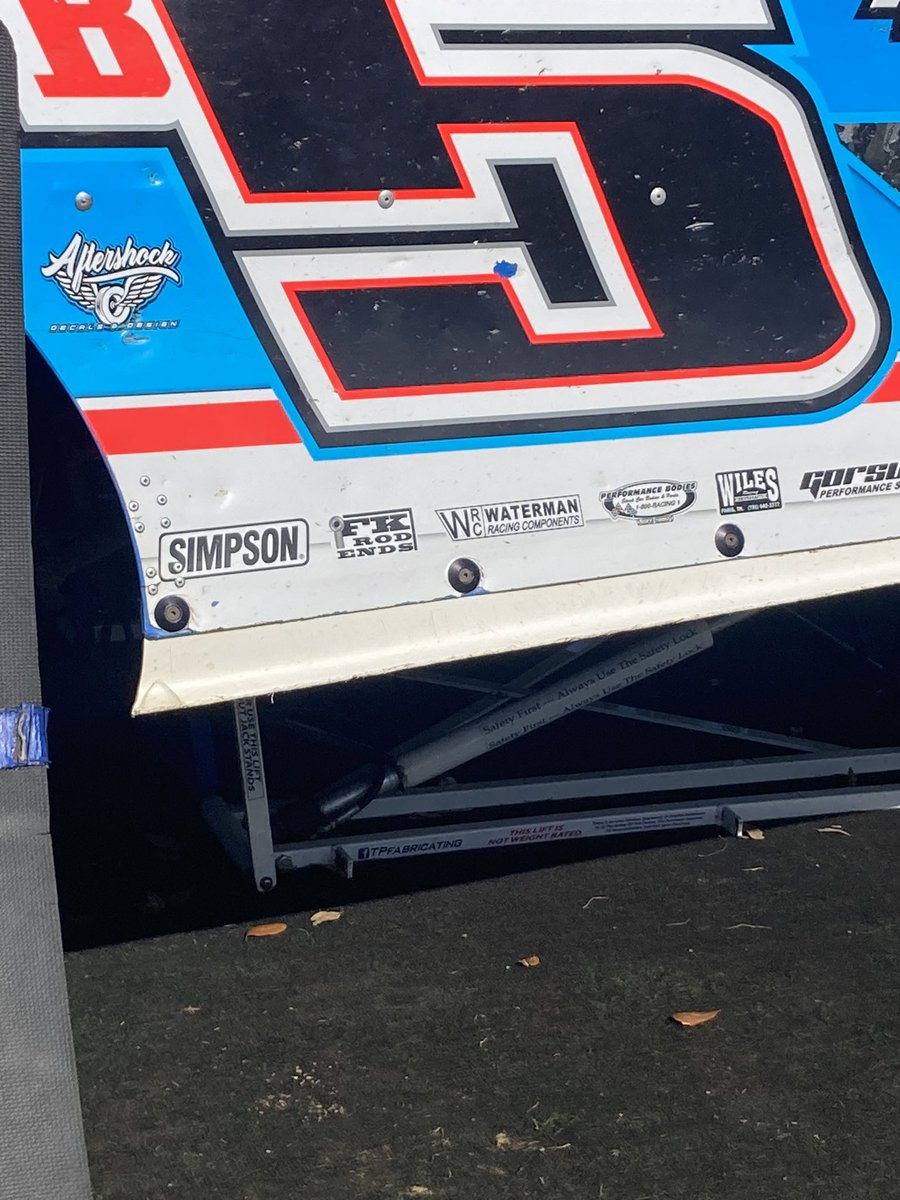 SprintCarsofNE's tweet image. Some @FKrodends @lucasdirt teams getting ready for some racing tonight . 
#FLinFeb 🌴