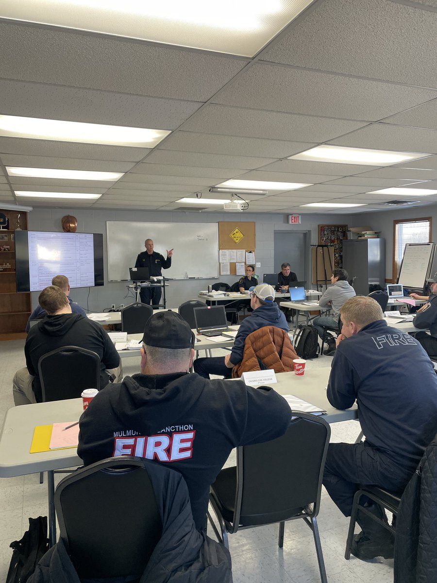 Pleasure to have my OFC colleague Rob King instructing Courtroom Procedures in my hometown @greycountyfire RTC @MGH_Fire. #firefightertraining