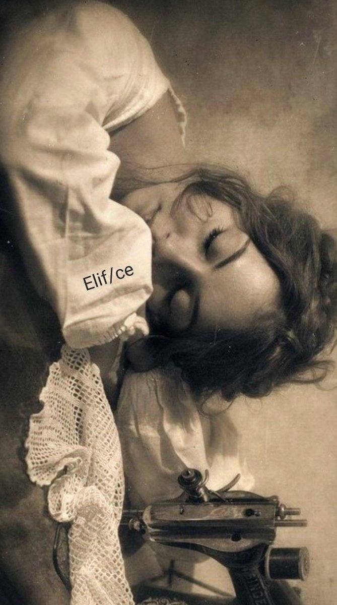 #GeceyeNotum

_________Ahh Aşk

Sana degilmi bu sitemim 

              Hoyratça evimi viran ettin... 

.....

#Geceye
#Aşkale