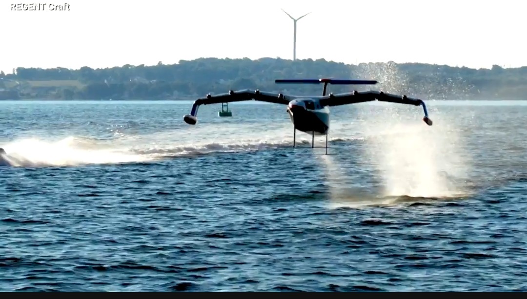 DavidJUrban's tweet photo. Great piece by @cyberguy and @FoxNews re: @JAL_Official_jp joining with @HawaiianAir and others investing in
@RegentCraft's innovative battery-powered
#Seaglider regional transport: Watch it float, foil, then FLY here:https://t.co/zdkRxYwTYJ #TheFutureIsNow #ThatisAwesome https://t.co/ELS4VJxsED