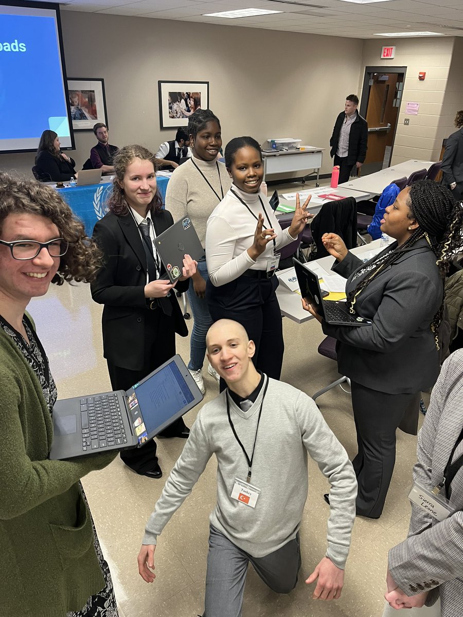 HHSMUN1's tweet photo. Delegates working hard today at another Model UN Conference! Thanks for hosting us @BDU_Scholars! https://t.co/jO0kYghgGb