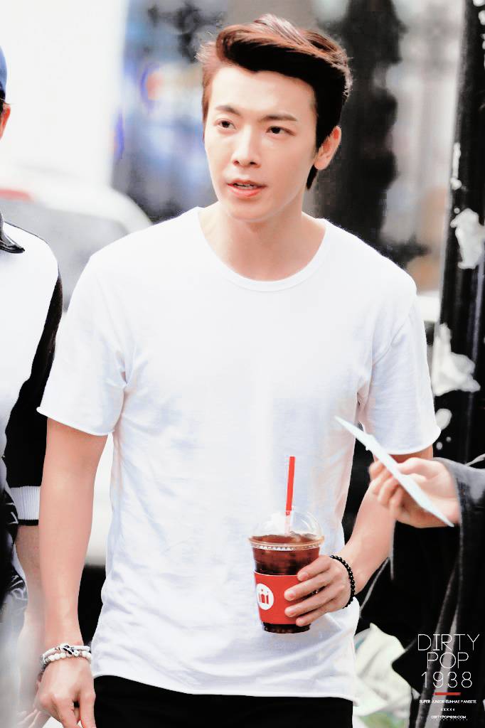 ⠀      ︎ 🕸️　  ⠀𝗇𝖾𝗐⠀★⠀𝗎𝗉𝖽𝖺𝗍𝖾   ⠀:    ⠀ ᥱʋᥱᥒt          ⠀𓄹ִִִִִִ⠀ふ  ⠀  ⠀         𝄒 𝄒    ⠀ 

Deku se enteró del #𝘀avāg𝕖ー𝑔a𝗻g⁩ así que se vino corriendo para averiguar #𝗯lāc𝗸·mα︪︩m𝗯𝕒⁩ en este bello ⁦#i𝕟t𝗼s𝕒vāgᥱ·𝗰o̴r𝕖⁩. ¡Felicidades!