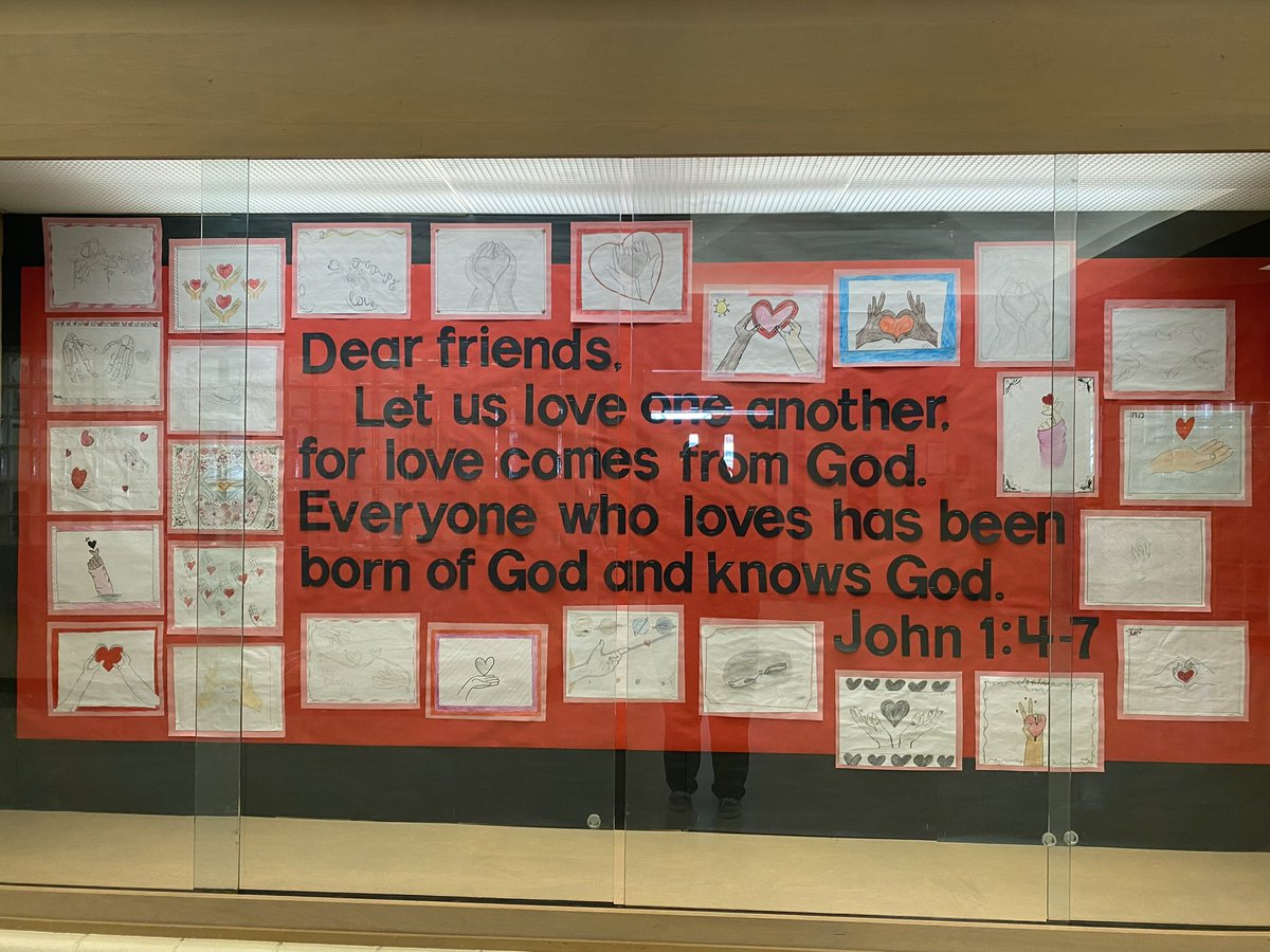 frdoucet_ccsd's tweet image. 6Torres  created a beautiful bulletin board about love. #grace #cssd