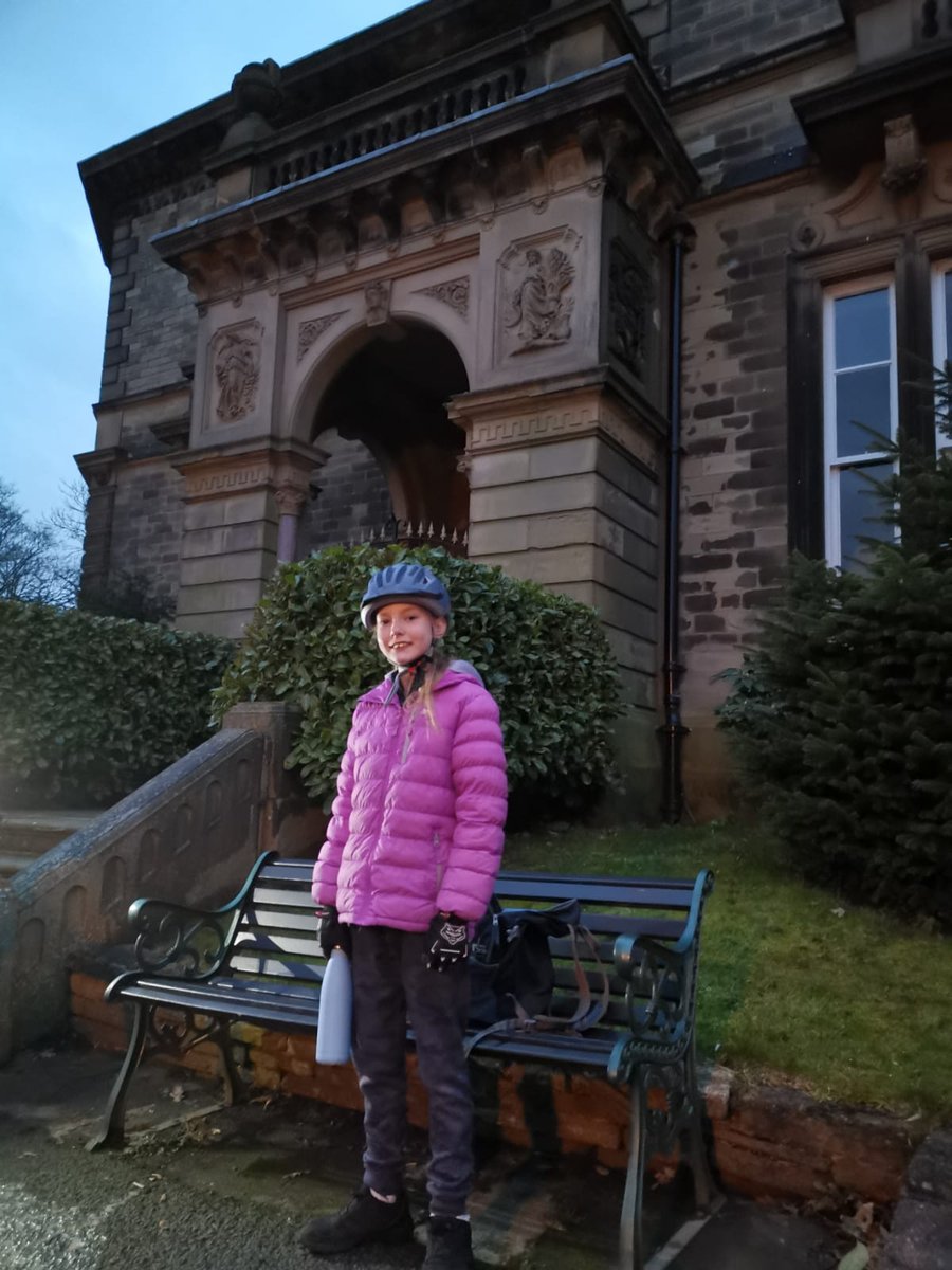 antmandh's tweet photo. Out and about getting the miles in for the #chinookchallenge @Inspire_Ashton @MissNaylor_Y6 @MissSmith_KS2 @RAFMUSEUM https://t.co/cIdo5gGFEH