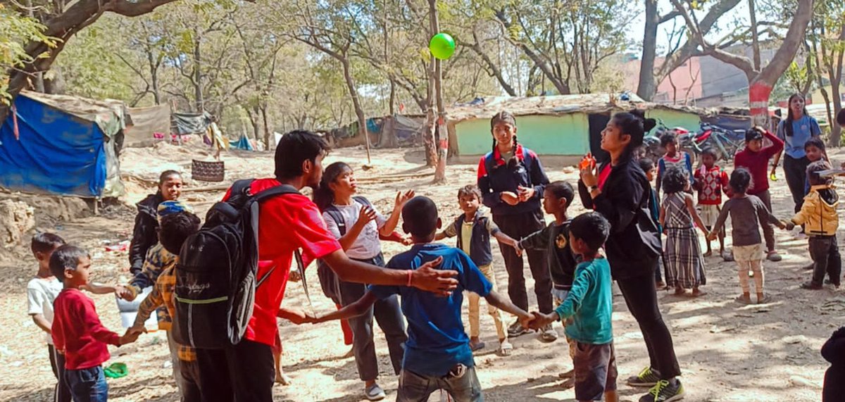 NssGcr1981's tweet photo. NSS unit of Gossner College has started an initiative "Aash h yeh zindagi ki, ek kiran roshni ki" every Sunday at Pahadi tola,Ranchi
#Servinghumanity
#Spreadinghappinesswithlittleones
@NssRURanchi 
@NSSRDPATNA https://t.co/muSyQyTpMa