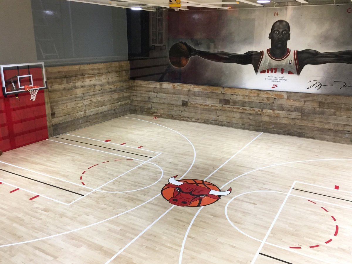 artisepic's tweet photo. Imagine this basketball court was in your basement ❤️🎨 #artisepic https://t.co/HzHPiT1GS7