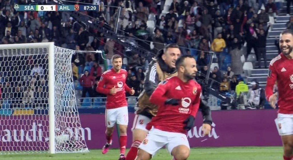Yakoob_alsaadi's tweet photo. "القاضية ممكن" تنتقل إلى المونديال .. الأهلي يفك اللغز ويجيب عن السؤال .. سيد الكرة الإفريقية يتأهل إلى نصف النهائي ومواجهة ريال مدريد .. الأهلي حلم جميل وقدر سعيد💪💪💪 https://t.co/JZz4eNtNMJ