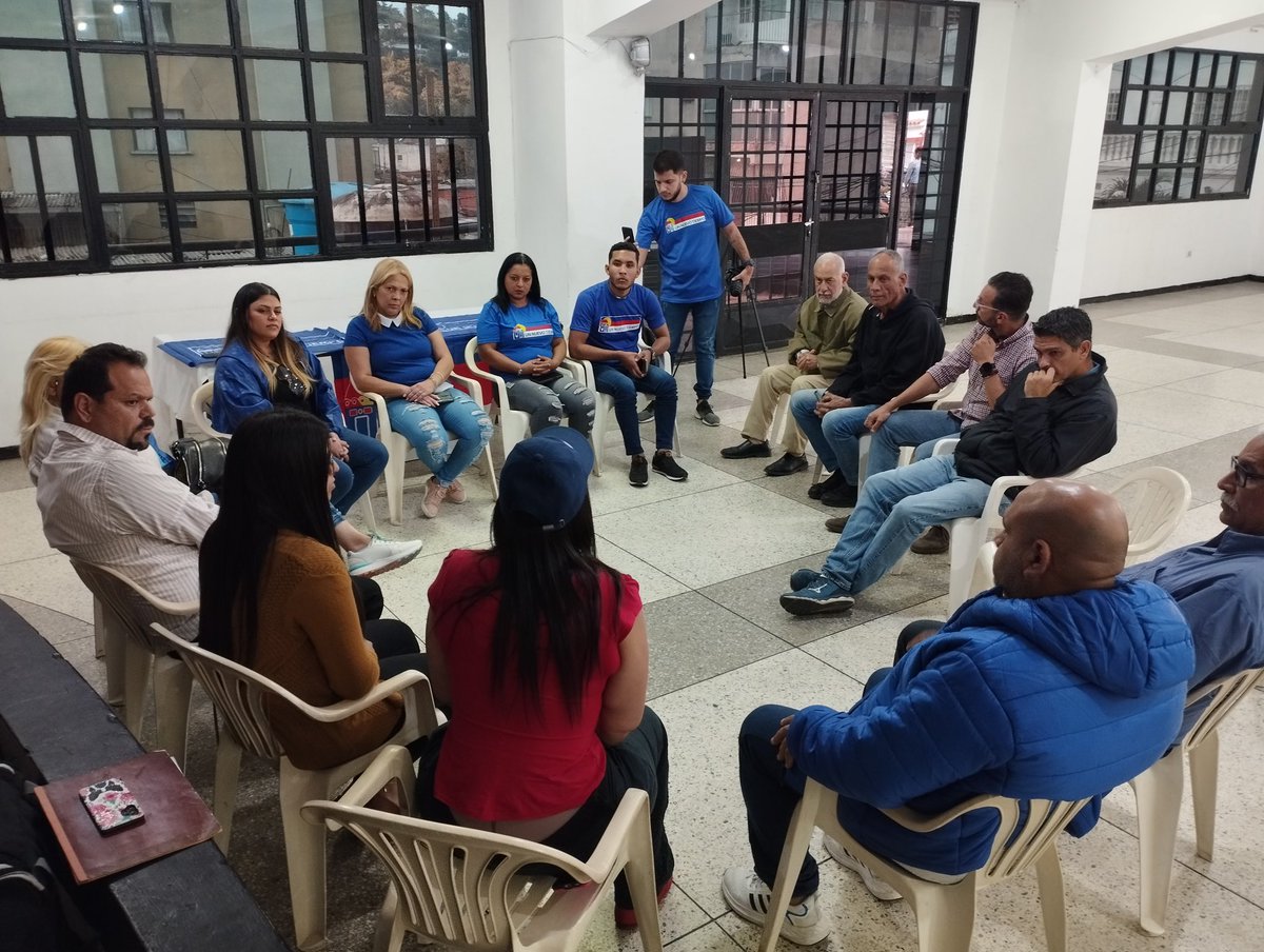 untmiranda_'s tweet photo. ¡Juramentada la Dirección Ejecutiva Municipal de @partidountlosalias!

En compañía de la Comisión Electoral Regional de #Miranda, y dirigentes regionales, se realizó el acto de juramentación de #UNTLosSalias.

#MirandaVamosPalante https://t.co/AkcxHeVuWy