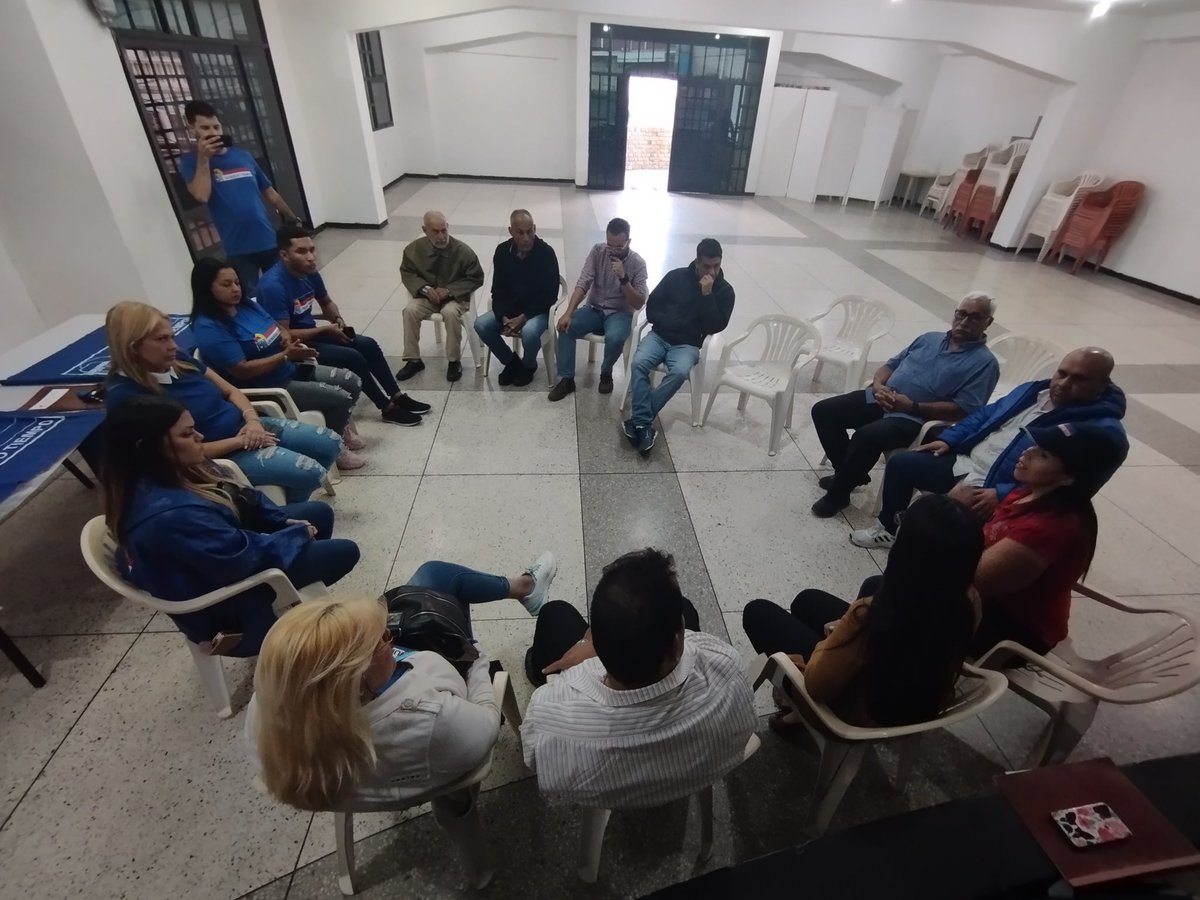 untmiranda_'s tweet photo. ¡Juramentada la Dirección Ejecutiva Municipal de @partidountlosalias!

En compañía de la Comisión Electoral Regional de #Miranda, y dirigentes regionales, se realizó el acto de juramentación de #UNTLosSalias.

#MirandaVamosPalante https://t.co/AkcxHeVuWy