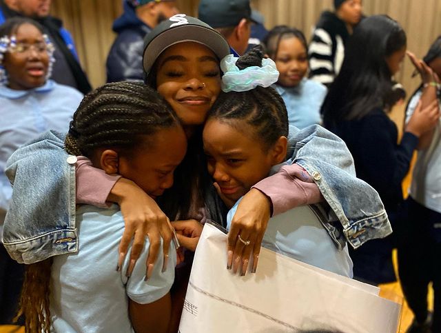 teamwordofmouth's tweet photo. Nobodies talking bout this thou hmm!  @Hot97, , @Lola.Brooke, @Thcbillyb x @djenuff led to the entire 5th grade class being presented checks to cover their senior dues. #schooldistrict 16, #Epic #crownshitneverclownshit #wepostWhatTheyWont #thcBillyB #lolabrooke #hot97 🔥🗣️🔥🔥🔥 https://t.co/ooghEPCU6O