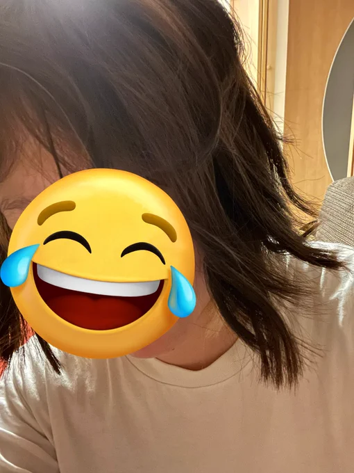 おかげで髪がとんでもないことになってる。 