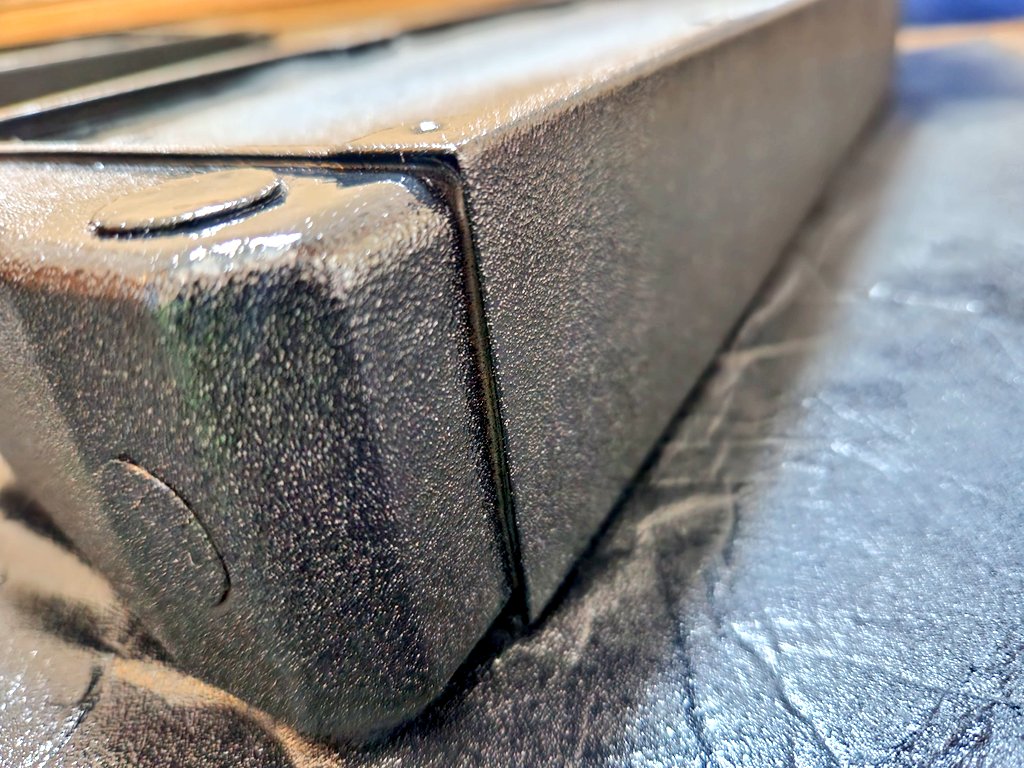 DDCustomMods's tweet photo. ⚠️ CAUTION: WET PAINT !

Sneak peek at today's progress.

#PTSDWallPC 🛠

#pcmr #radiator #watercooling #alphacool https://t.co/LOZwUPvImi