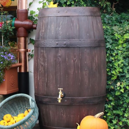 rwatersolutions's tweet image. Make sure your garden plants are well watered with this Barrique Oak Wood Effect Water Butt Barrel. With a classic design &amp;amp; equipped with a wall fixing bracket &amp;amp; a brass tap #rainwaterharvesting #waterbutts #savewater #waterconservation #rainwatersolutions
waterbuttsdirect.co.uk/250l-barrique-…