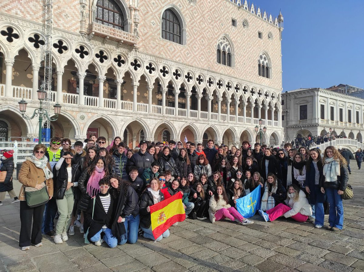 Col.Corazón de María tweet media