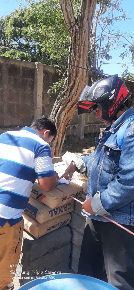 DiriambaD2's tweet photo. #Nicaragua
#Distrito2ConDaniel2023  El GRUN a través de Alcalde de Diriamba  Ing Harold Baltodano y la Cra Vice Alcalde Meylin Figueroa se hizo posible la entrega de Materiales de construcción para la Reconstrucción de  vivienda que fue dañada por los fuertes vientos . https://t.co/hnMShMCT9C