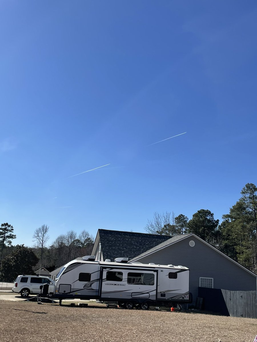 KellyCerro's tweet photo. @BigweatherABC11 They are waiting.. pic taken from Raeford, NC https://t.co/DTvc9laZUl