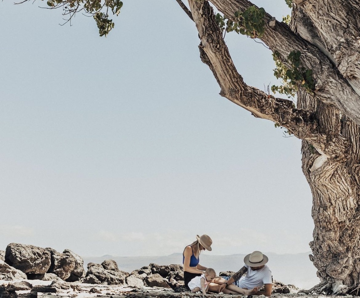 Slow travel makes for endless barefoot memories– soak in Kohala time playing within the tides and resting under the natural shade of our Milo Trees. #MaunaLaniMoments 📸: @beccamesserole