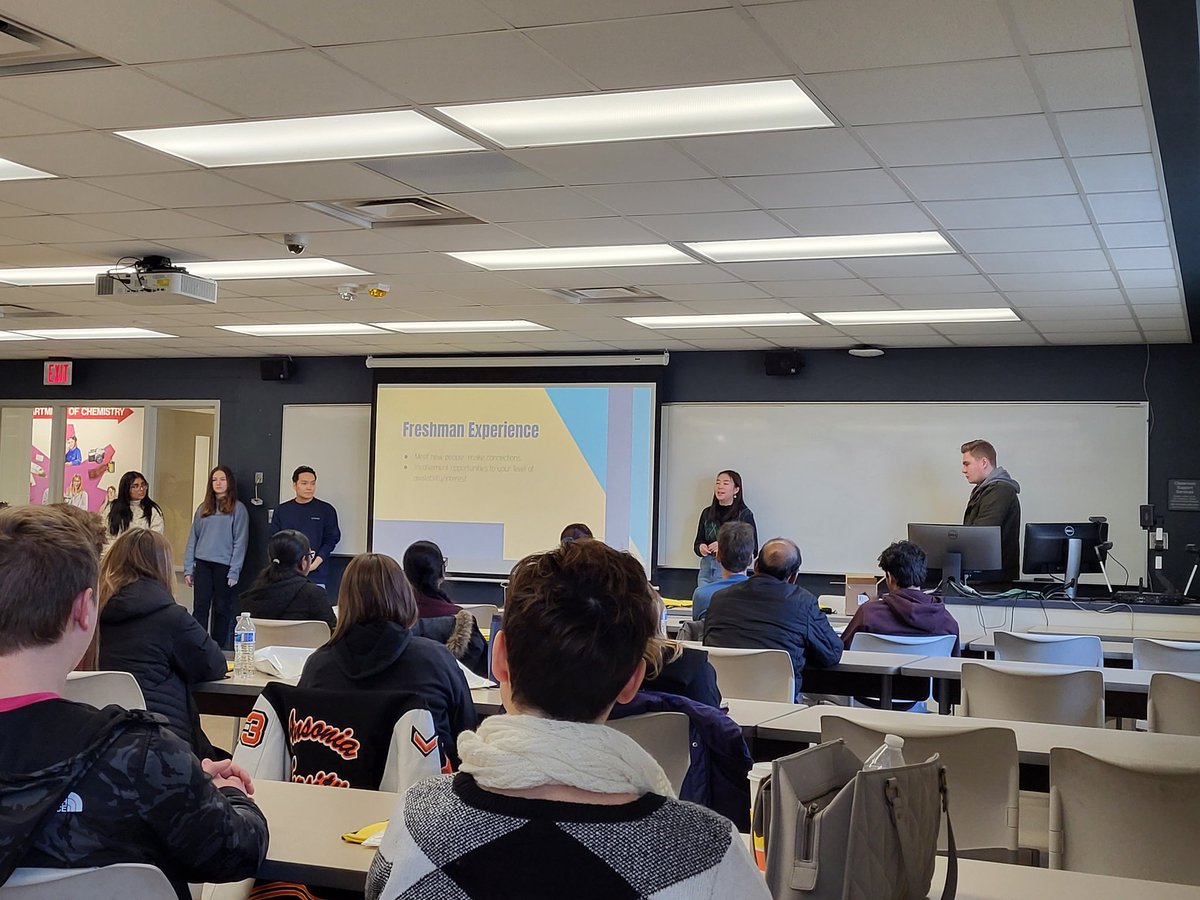 ChemistryToledo's tweet photo. Scholarship Day 2023 @UToledo! Great time meeting prospective @ChemistryToledo students and discussing opportunities in @UToledo_NSM #FutureRocketScientists https://t.co/WQiYyoBR6x