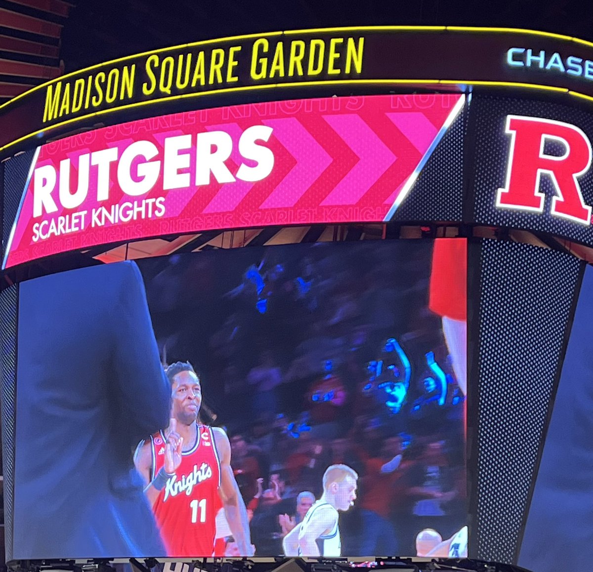 Rutgers Football on Twitter "Big Apple W ‼️ RutgersMBB CoachPikiell"