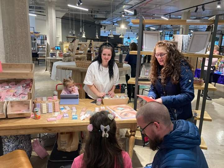 enttruth's tweet photo. Two @MCFCinHull participants attended the Makers Market @HoHFoodHall
#makingchangesforyou #youthentrepreneurship #MicroBizMatters #hull https://t.co/ExwBnCHHab