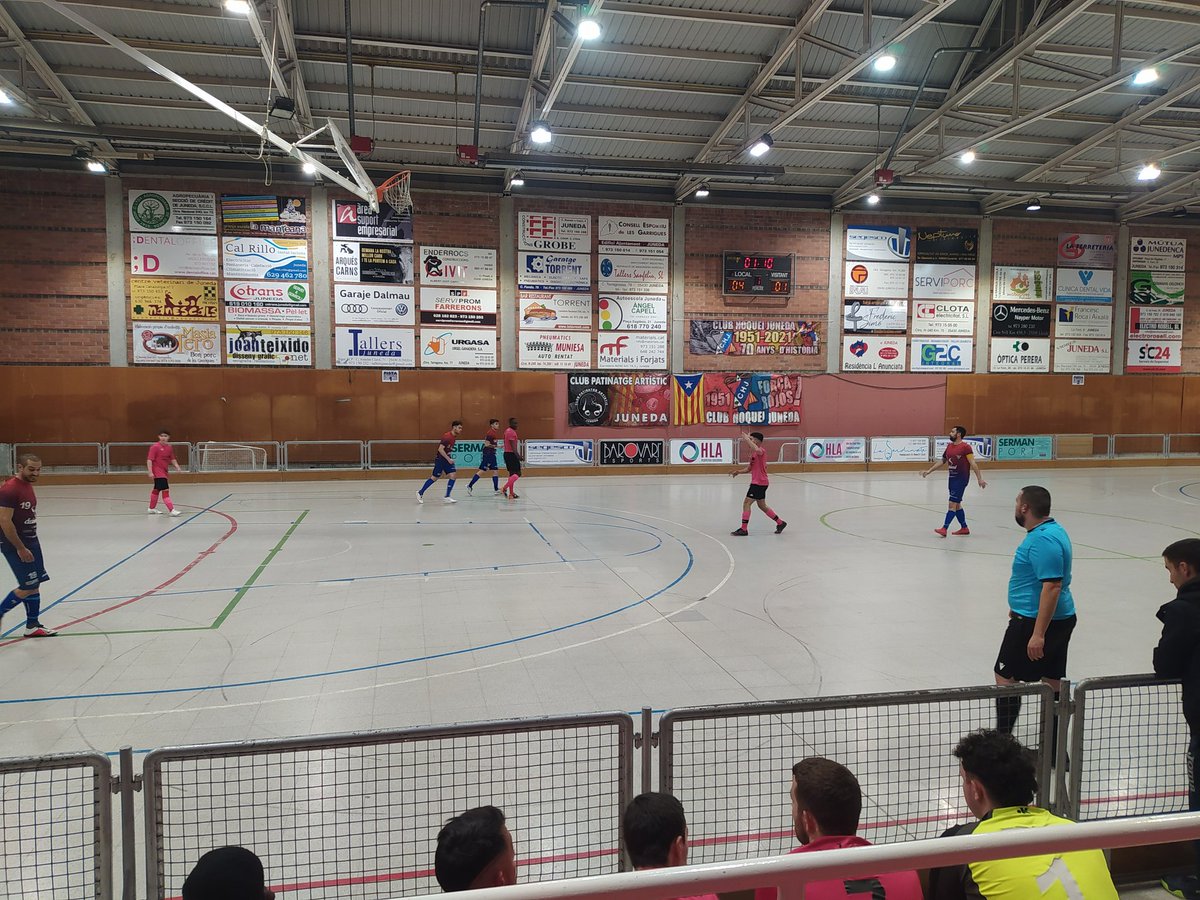 Descans al pavelló

<a href="/FSJuneda/">Futbol Sala Juneda</a> 4
Sedó-Guissona 1

Bona entrada amb més d'un centenar d'espectadors