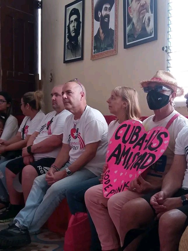 RafeFerrazo's tweet photo. CUBA NO ESTÁ SOLA! 
El Hospital infantil de GUANTÁNAMO, recibe "Leche para los niños hospitalizados ".
PUENTES D AMOR, una vez más logra crear  UN MILAGRO D AMOR.
#MejorSinBloqueo #JuntarYVencer #YoSigoAMiPresidente https://t.co/2fFpJb0HTM