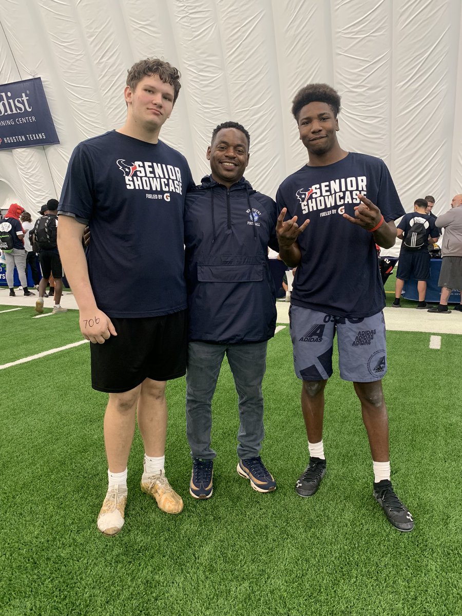 Thank you Greater Houston Senior Football Showcase (@SRfbshowcase) for hosting an awesome event allowing our @WestburyFB athletes & other athletes from @HISDAthletics to compete in front of many college recruiters! @HoustonTexans @texanscare @LloydRobertson0 
#RecruitTheBury🔵⚪️
