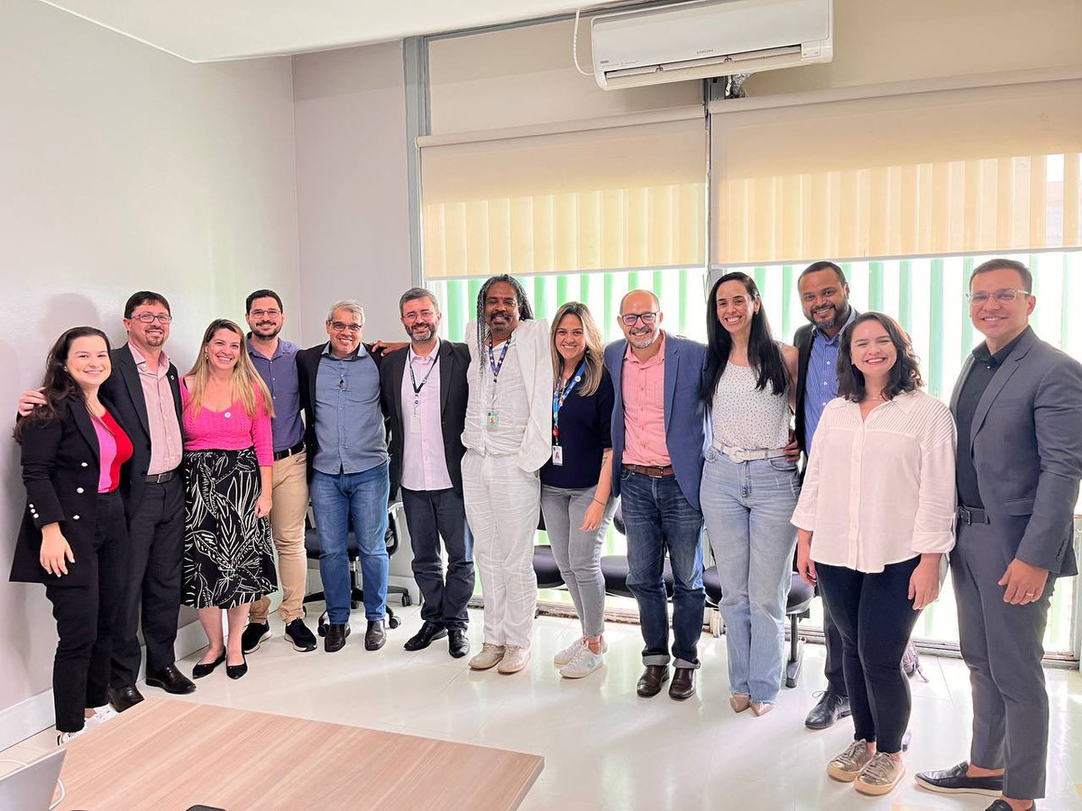 dr_nesio's tweet photo. Time do @LulaOficial e da @nisia_trindade na Secretaria de Atenção Primária em Saúde - SAPS/MS, formação completa de diretores escalados e já nomeados. Aqui vos apresento. Na próxima quinzena vou apresentar todos os coordenadores gerais. Time 100% #SUS. Segue o fio 🧵👇🏾 https://t.co/DmLcPx6XG4
