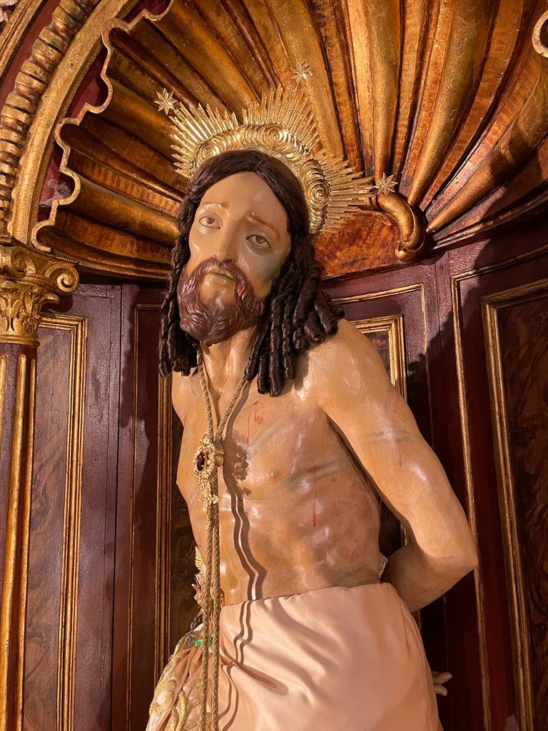 SCdelaSalud's tweet photo. Hoy rezamos al Sto. Cristo por la salud de los enfermos de cáncer. Que Él los ampare siempre y a sus familiares les brinde consuelo y ánimo, así como ilumine las mentes de los investigadores para encontrar mejores curas y ayude a los médicos y enfermeros en su labor
#CofradiasMLG https://t.co/TQLElACvrK