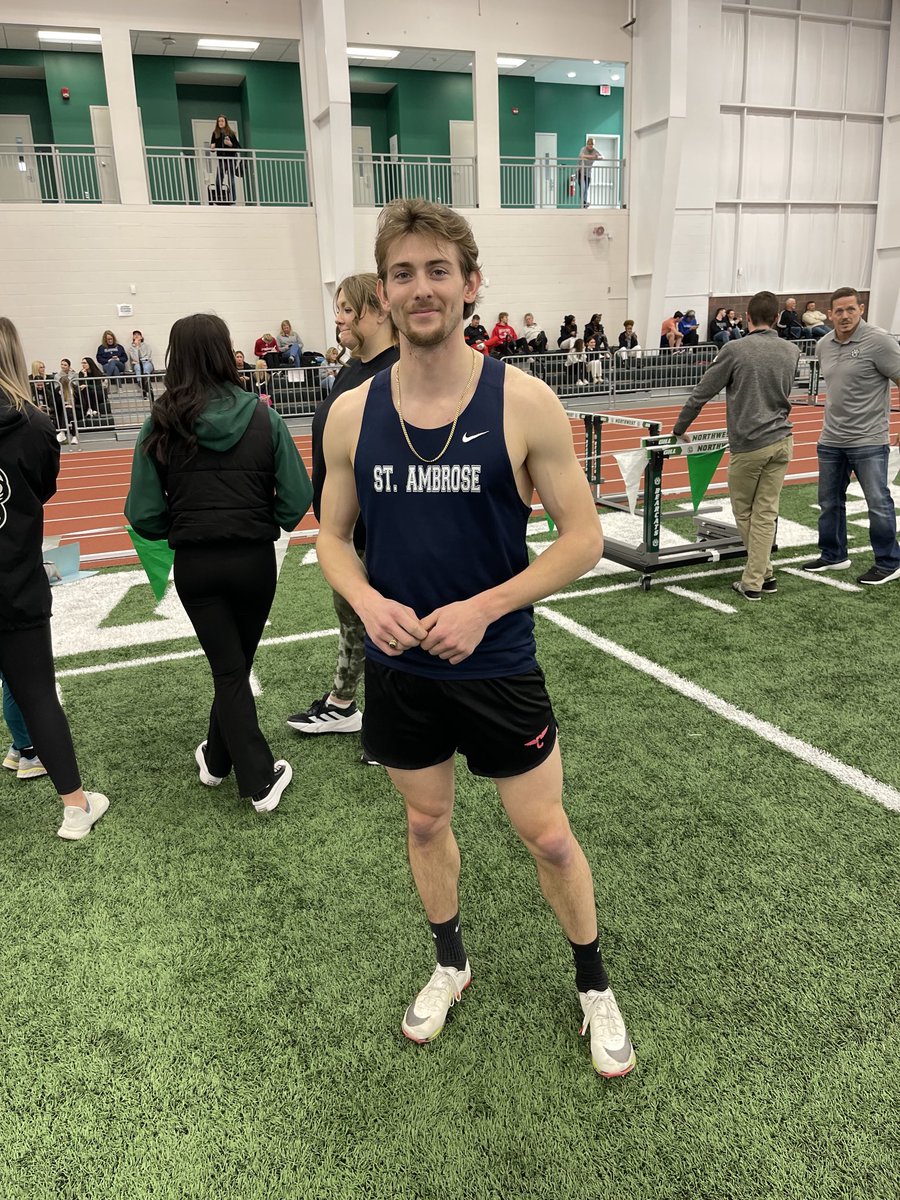 SAUTFXC's tweet photo. 🚨🚨Qualifier Alert🚨🚨
Will Reemtsma hits the NAIA B standard in the Men’s 60m hurdles with a 8.38! #thestandard #sautrack #feelthesting🐝 https://t.co/9U40fed4bX