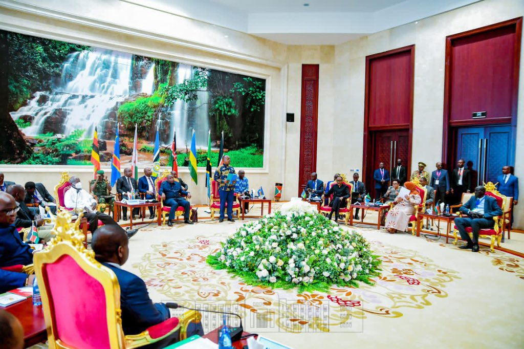 mikekarangwa's tweet photo. Hats off to President @GeneralNeva for his outstanding diplomacy! His efforts are helping #Burundi regain its place among nations and establish itself as a peaceful, prosperous and respected member of the global community. #Leadership #Diplomacy #BurundiOnTheRise https://t.co/pUUA8FMJAn
