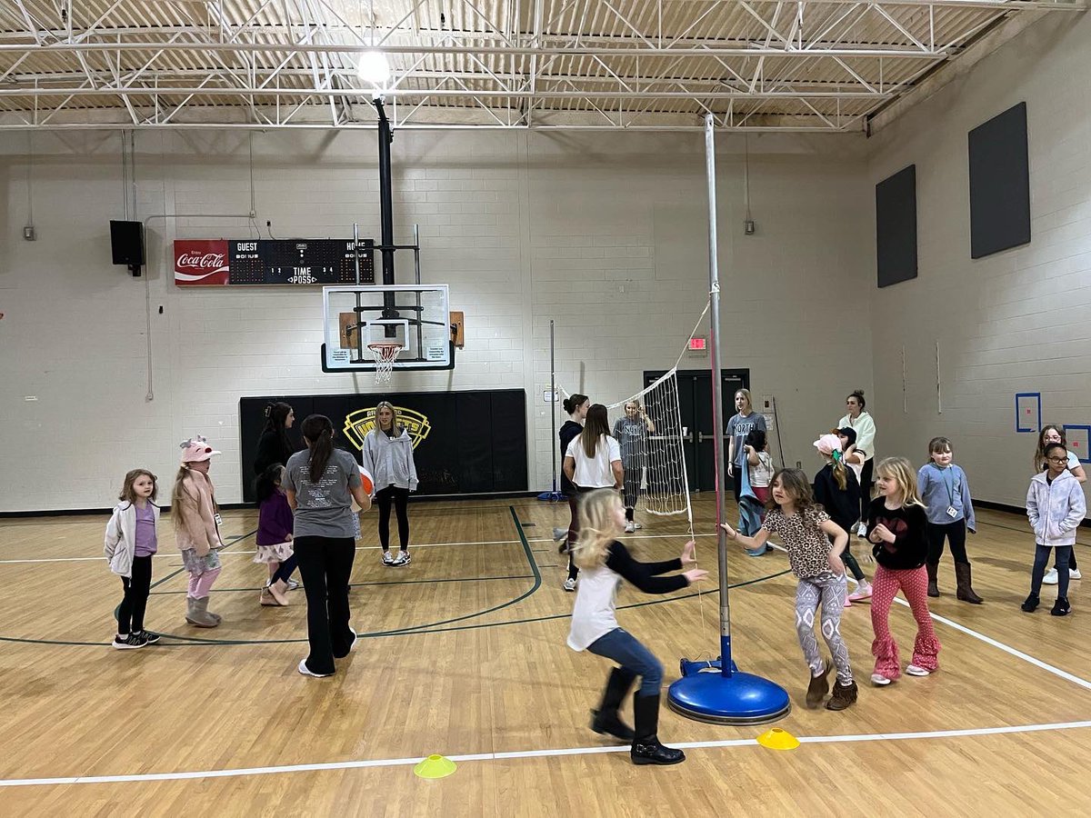 riverbendes's tweet image. National Girls and Women in Sports Day celebrates athletes and encourages participation.
Our North Hall High School athletes joined with our students to help promote their sports and explain the benefits of their participation.  Go Trojans! #NGWSD #clusterpower #riverbendrocks