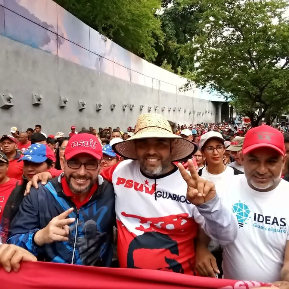 PemonPSUV's tweet photo. Hoy Día de la Dignidad Nacional, aquí estamos ratificando nuestro compromiso, conmemorando el 31° Aniversario de la Rebelión Militar del 4F.
31 Años del grito de Rebeldía y Esperanza.
#24deFeb
#hugoChavez
#DiaDeLaDignidadNacional https://t.co/V1b5ecekuu