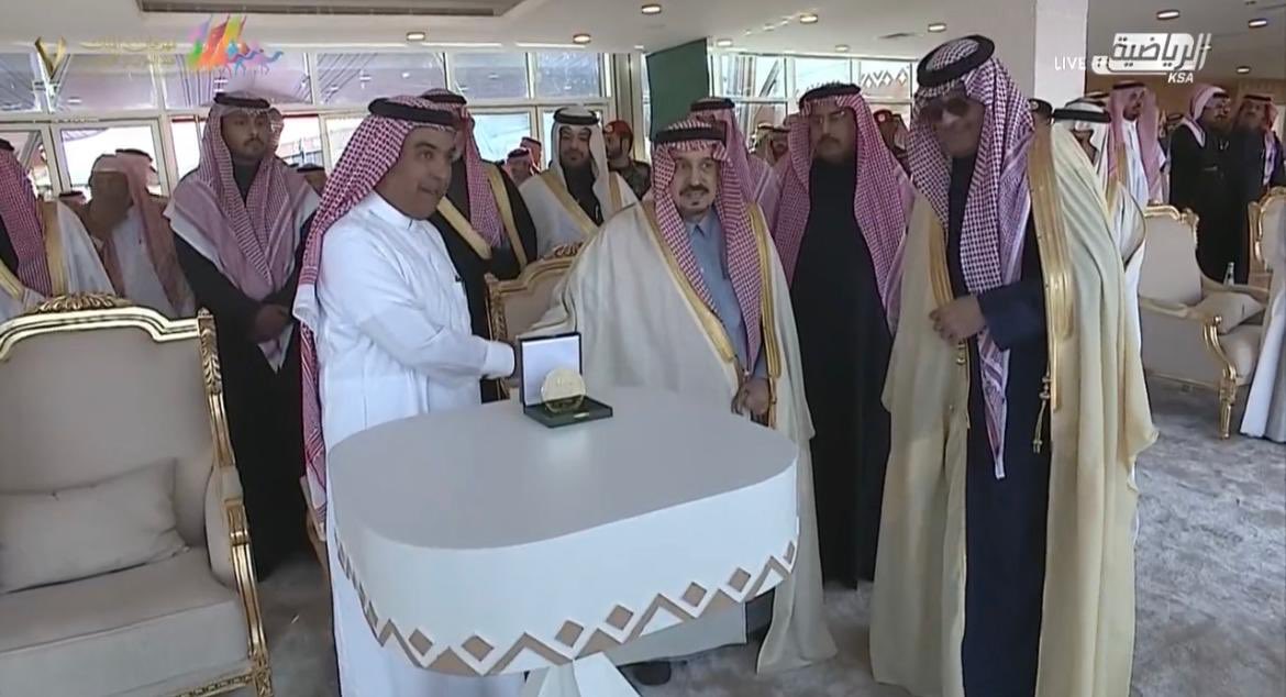 aldhbaaen's tweet photo. مالك البوادر
بدر بن عبدالله الضبعاني الحربي
يستلم جائزته من امير الرياض صاحب السمو الملكي الامير / فيصل بن بندر بن عبدالعزيز آل سعود https://t.co/neTDdY8qF4
