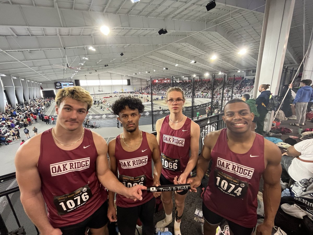 This afternoon in Louisville, the ORHS 4x200 relay (Brian, Jayden, Trey, and Jai) qualified for Nike Indoor Nationals in March at The Armory in NYC. 🐆