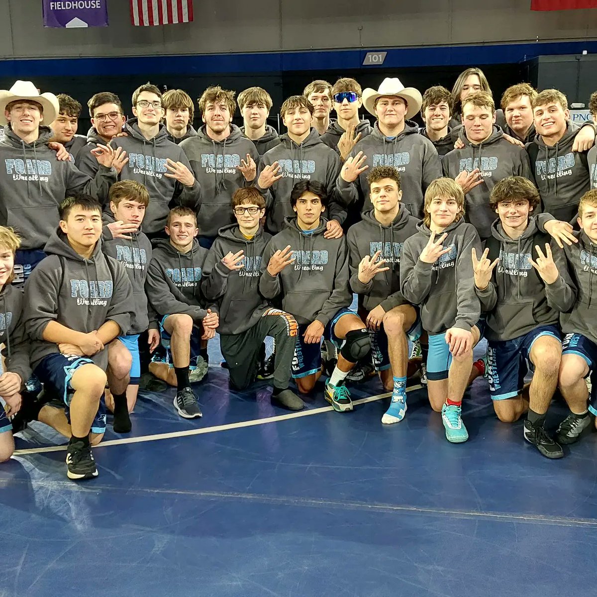 MikeCarey1776's tweet image. State Dual Champions! Back to Covid to Back to Back Champs!