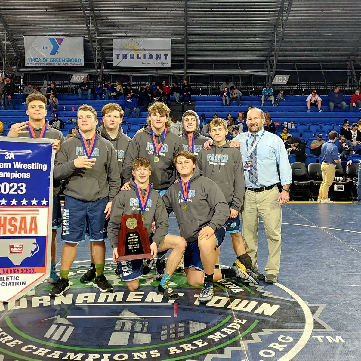 MikeCarey1776's tweet image. State Dual Champions! Back to Covid to Back to Back Champs!
