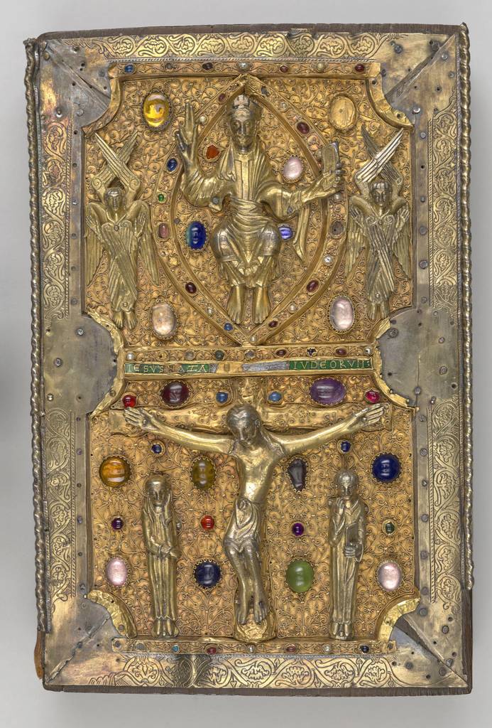 Judith of Flanders was exiled in 1065 and died in 1094, leaving her books to Weingarten, where she was buried. This binding, with delicate filigree and cast figures, was added in the last third of the 11th century. Now on view in the East Room!

#MedievalManuscripts