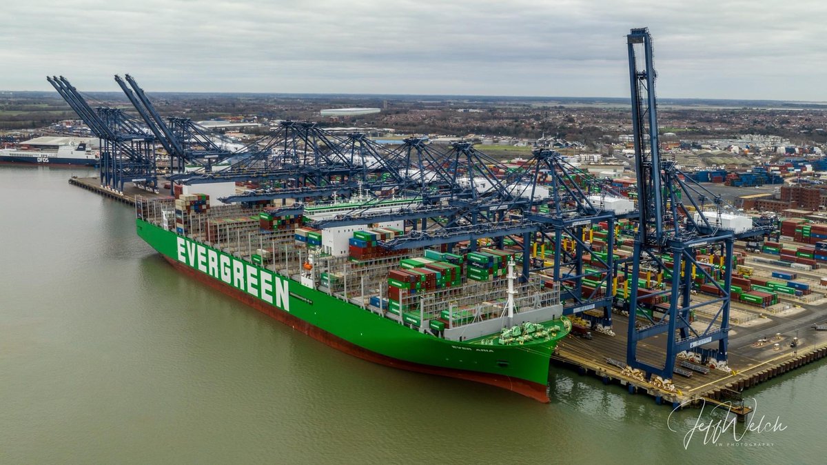 UK_Shipspotter's tweet photo. “Ever Aria” on berth 9 at the Port of Felixstowe 4 Feb 2023
Pictures taken by and shared with the permission of Jeff Welch - JW Shipping Photography #havenports #hpsuk #felixstowe #harwich #ipswich #mistley #everaria #evergreen #jeffwelch #jwshippingphotography https://t.co/N6jWATmQW4