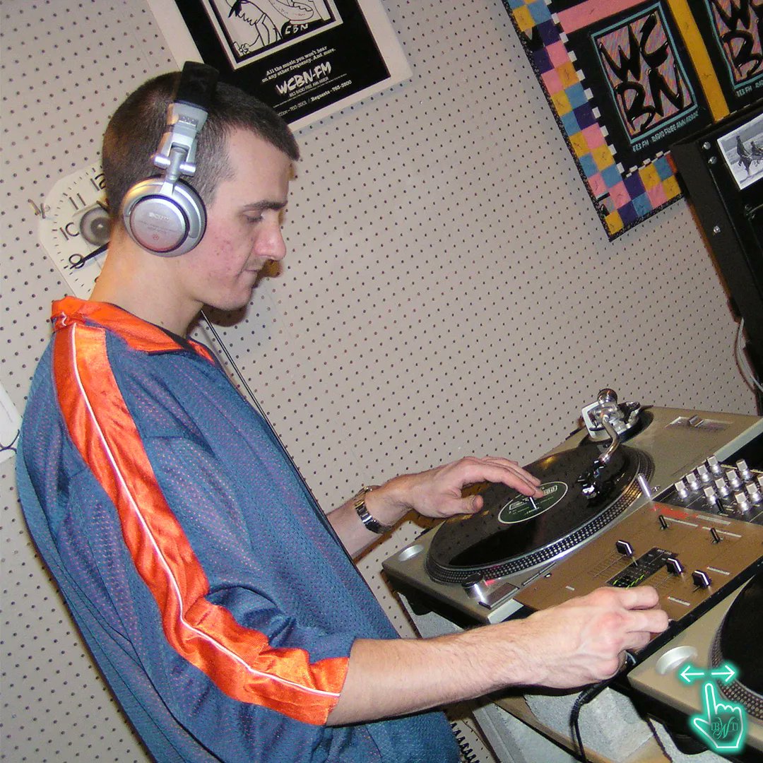 BradWeimert's tweet photo. When I used to SPIN that vinyl.
Music is in my soul. It shows up in different ways at different times.
in 1999, I was IN IT.
That still carries me.
Make sure to swipe to the end for a special treat ๐
#entrepreneur #turntables #records #vinyl #dj #spinthat #memories https://t.co/C0jtCBUbQx