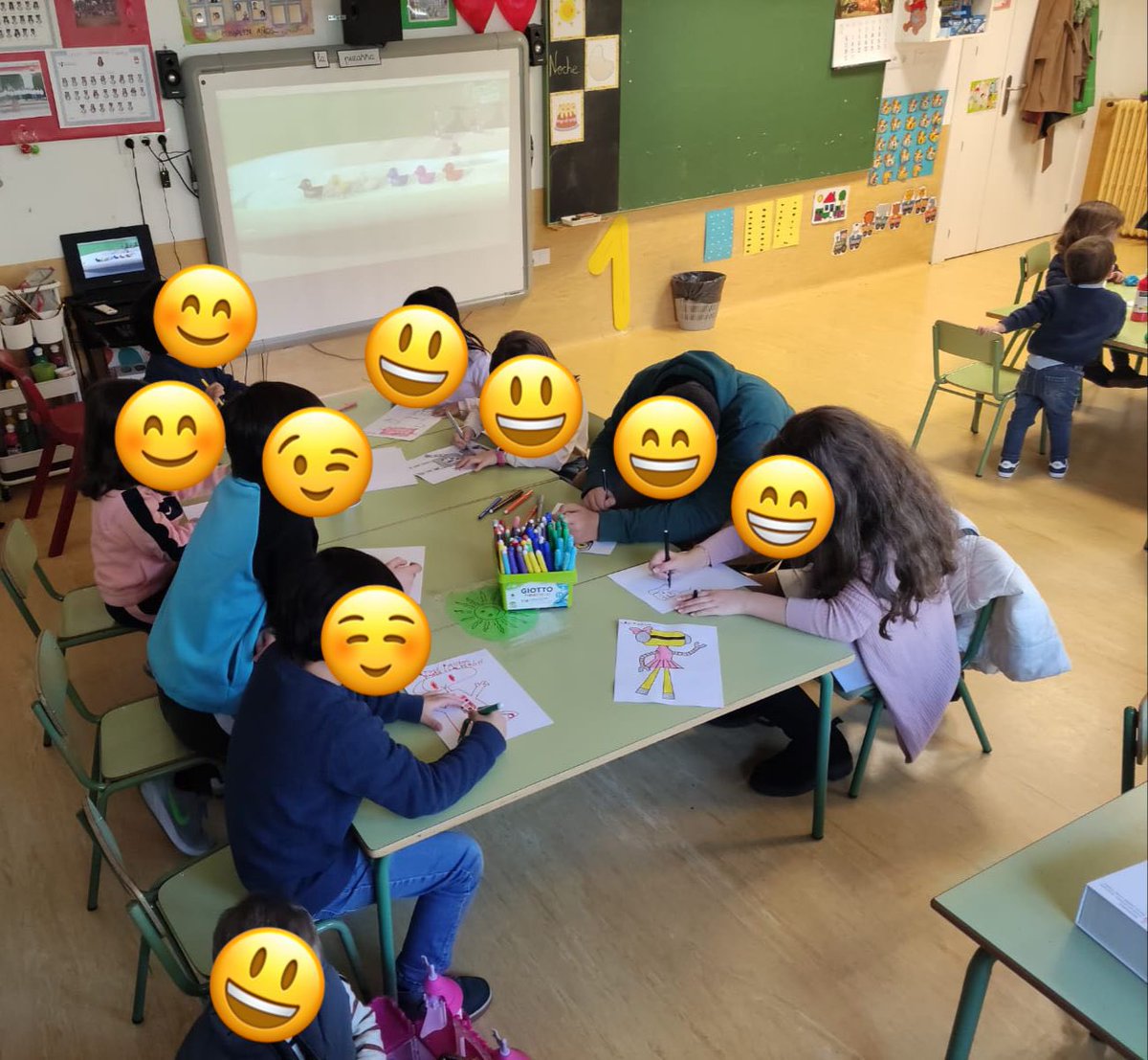Enpetrol2016's tweet photo. Hoy han tenido lugar los talleres sobre "Inteligencia Emocional" y "Robótica, herramienta pegagógica" para las familias. Para nuestros peques actividades "Creadores de emociones y robótica". Gracias por la asistencia, habéis hecho de nuestros talleres un momento muy especial. https://t.co/1IlDkHrDE3