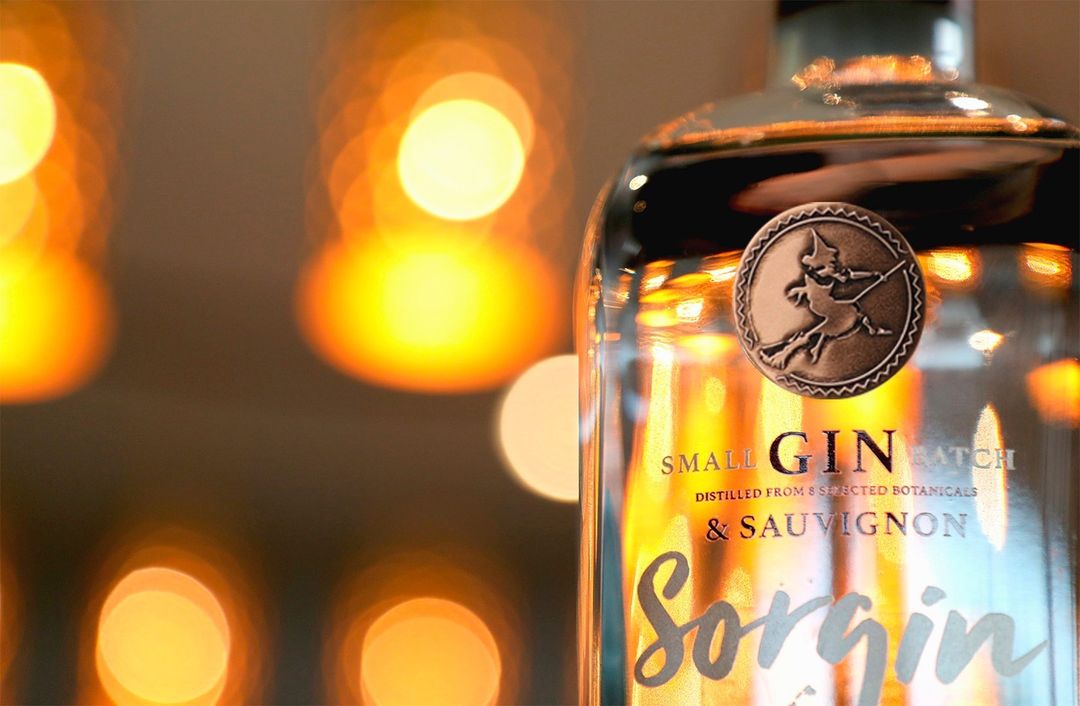 La noche más esperada de la semana...😏 🍸 Sábado con S de Sorgin 🍸
#saturdaynight #sábadonoche #sábado #GinSorgin #ginebra #ginlovers #gintonic #ginpremium #ginebrapremium #coctelería #mixología #coctel #sorgin #enjoy #francoislurton #sauvignonblanc #sdesorgin