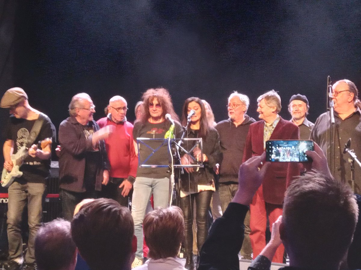 IsmoKaro's tweet image. Proge on iloinen asia! #vesaaaltonenprogband #wigwamexperience #proge #korjaamo #loverecords #wigwam #tasavallanpresidentti #colossus