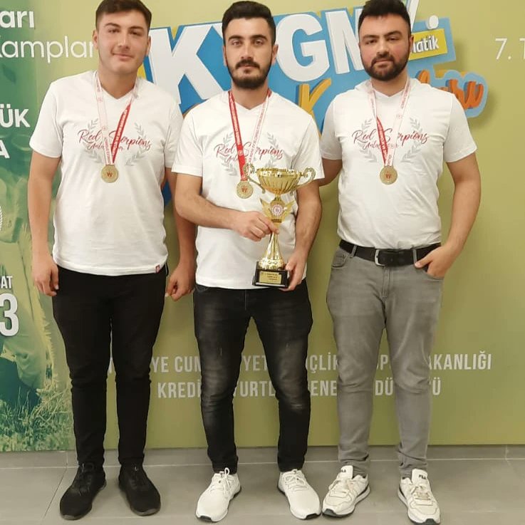 caner_tasar's tweet photo. Başta bu programa katılmamızı sağlayan sayın Alper Şaban Büyük hocamıza teşekkür eder bu kupayı kendisi adına aldığımızı belirtmek isterim. Ayrıca Antalya İl gençlik ve spor müdürlüğüne ve bu kampta emeği geçen herkese teşekkür ederim.
@KKTCKYGM @AntalyaKYGM @kasapoglu @YGrhan https://t.co/eglcNpiXqi