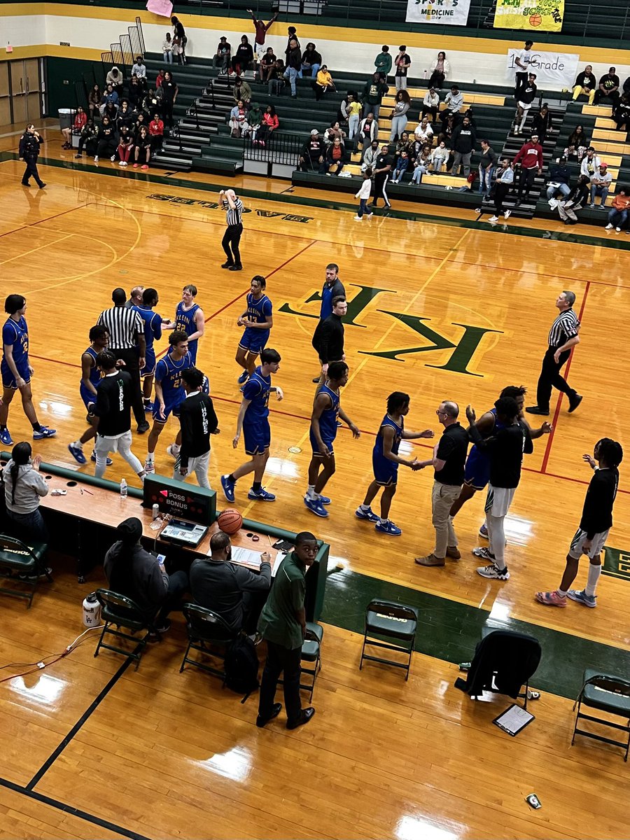 kleinbearkatsbb's tweet photo. Kenny with the game winning 3!!!! KATS win 51-49 https://t.co/8G1eFu8QP7