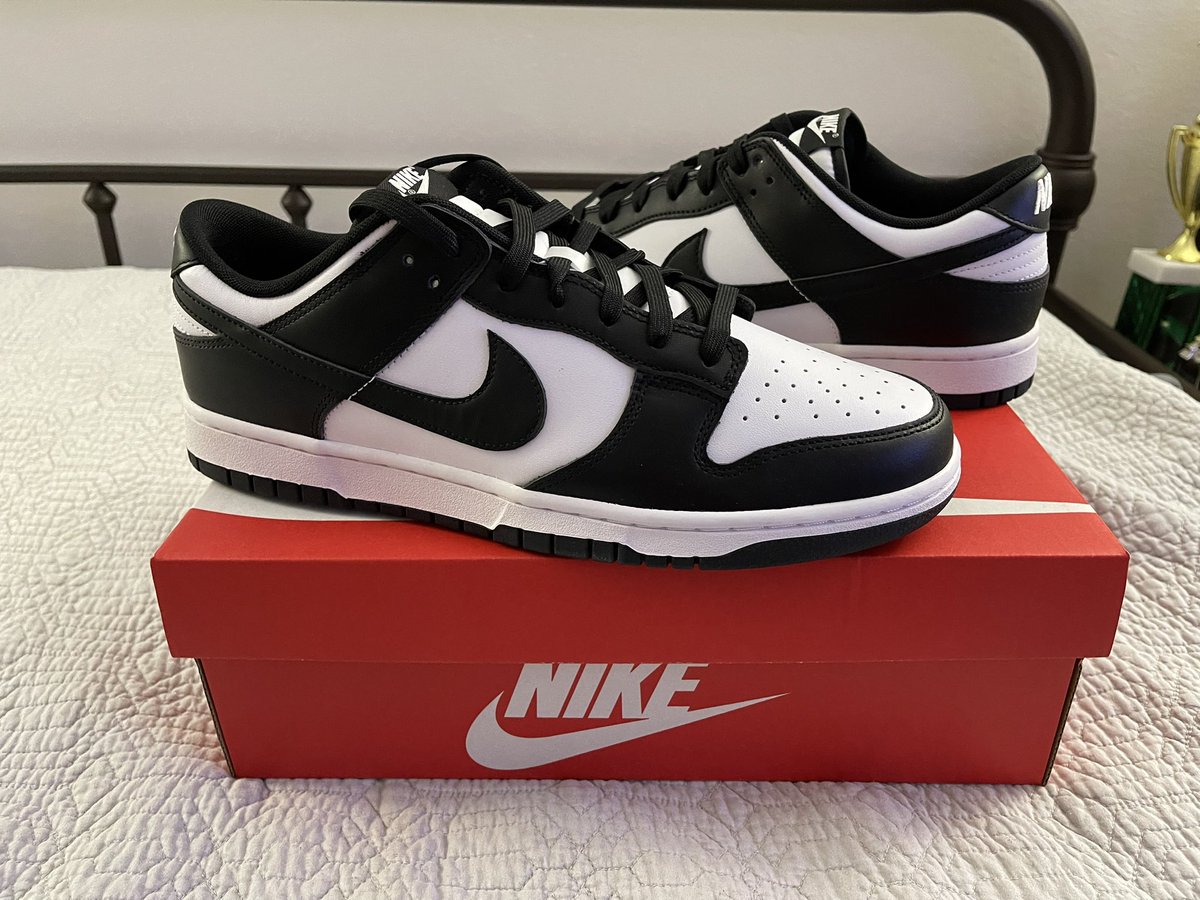 Size 10.5 DS $165 Shipped.
Rt plz🙏🏾