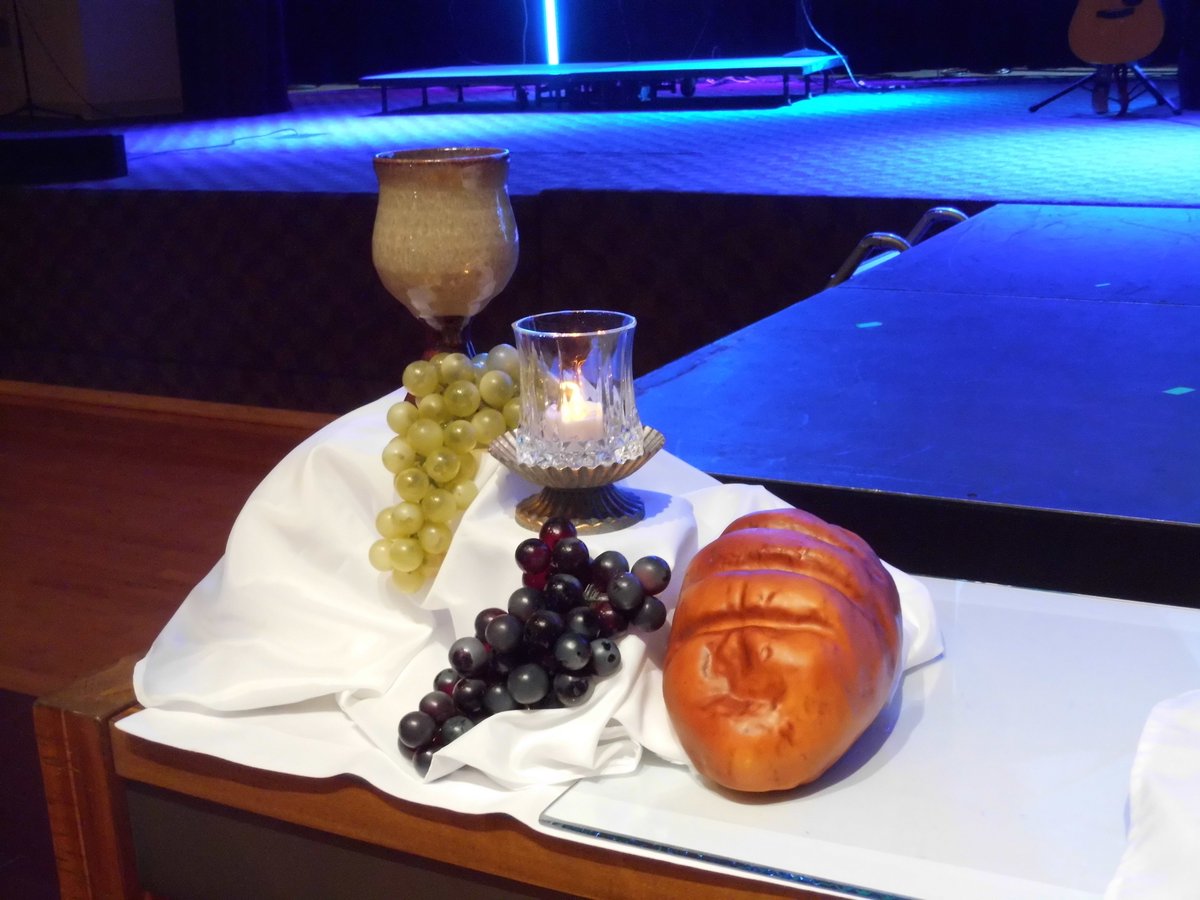 SeeLoveFollow's tweet photo. #March #FirstSundayCommunion
We do not presume to come to this, Your table, trusting in our own righteousness, but in Your manifold & great mercy. https://t.co/dd4X2OzTt7