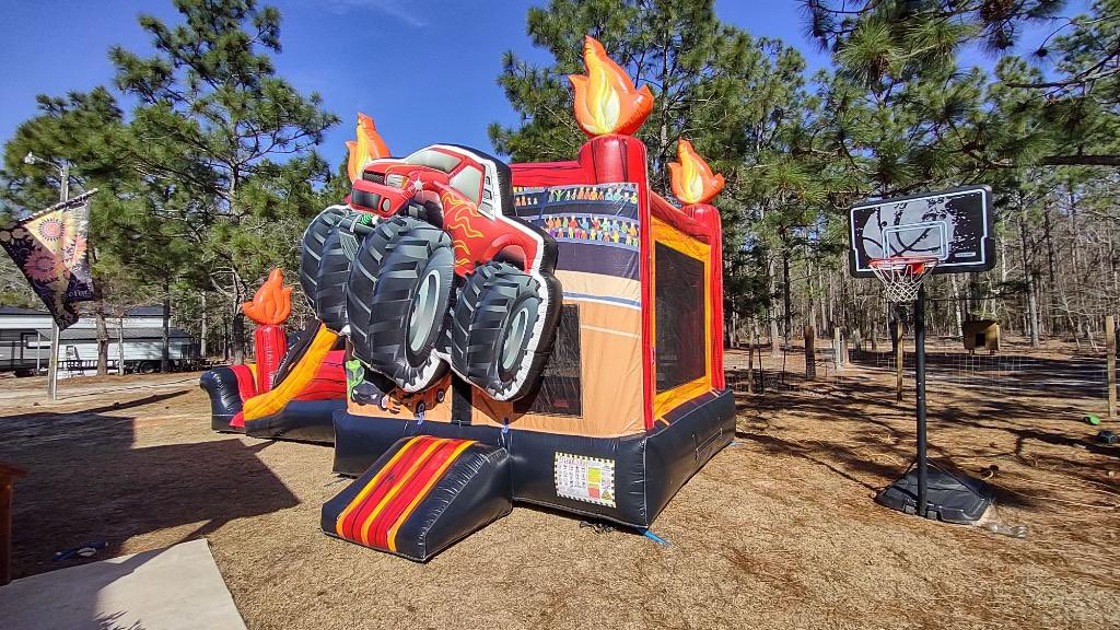 Croftcelebrati1's tweet image. Today was all about Irmo &amp;amp; Gilbert  🤩🥳 if you know someone in those towns please let them know we also deliver the fun there 🚚 #irmosc #bouncehouserental #gilbertsc #columbiasc