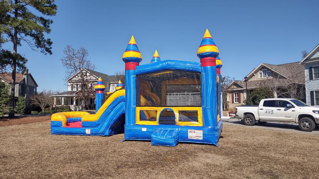 Croftcelebrati1's tweet image. Today was all about Irmo &amp;amp; Gilbert  🤩🥳 if you know someone in those towns please let them know we also deliver the fun there 🚚 #irmosc #bouncehouserental #gilbertsc #columbiasc